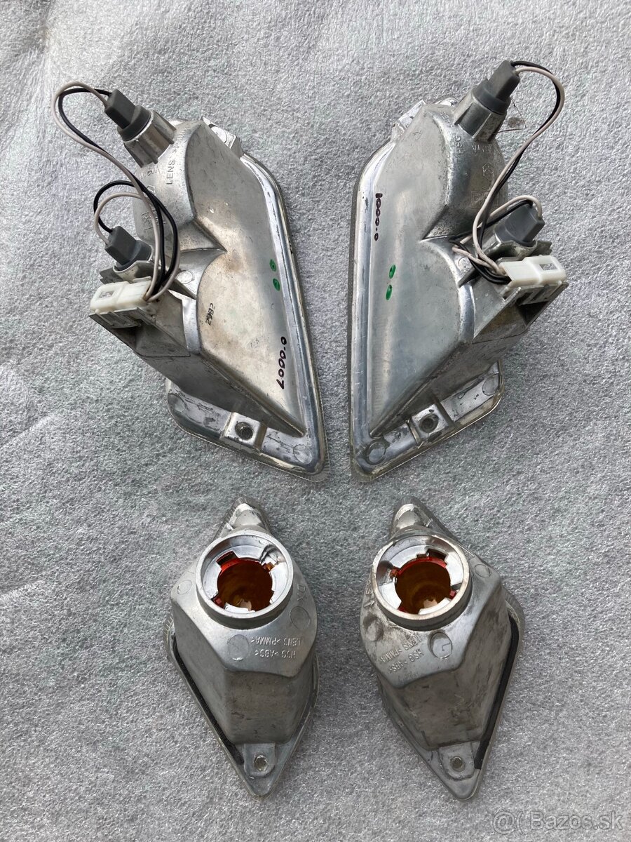 Smerovky a zadná lampa na Piaggio 300 GTS