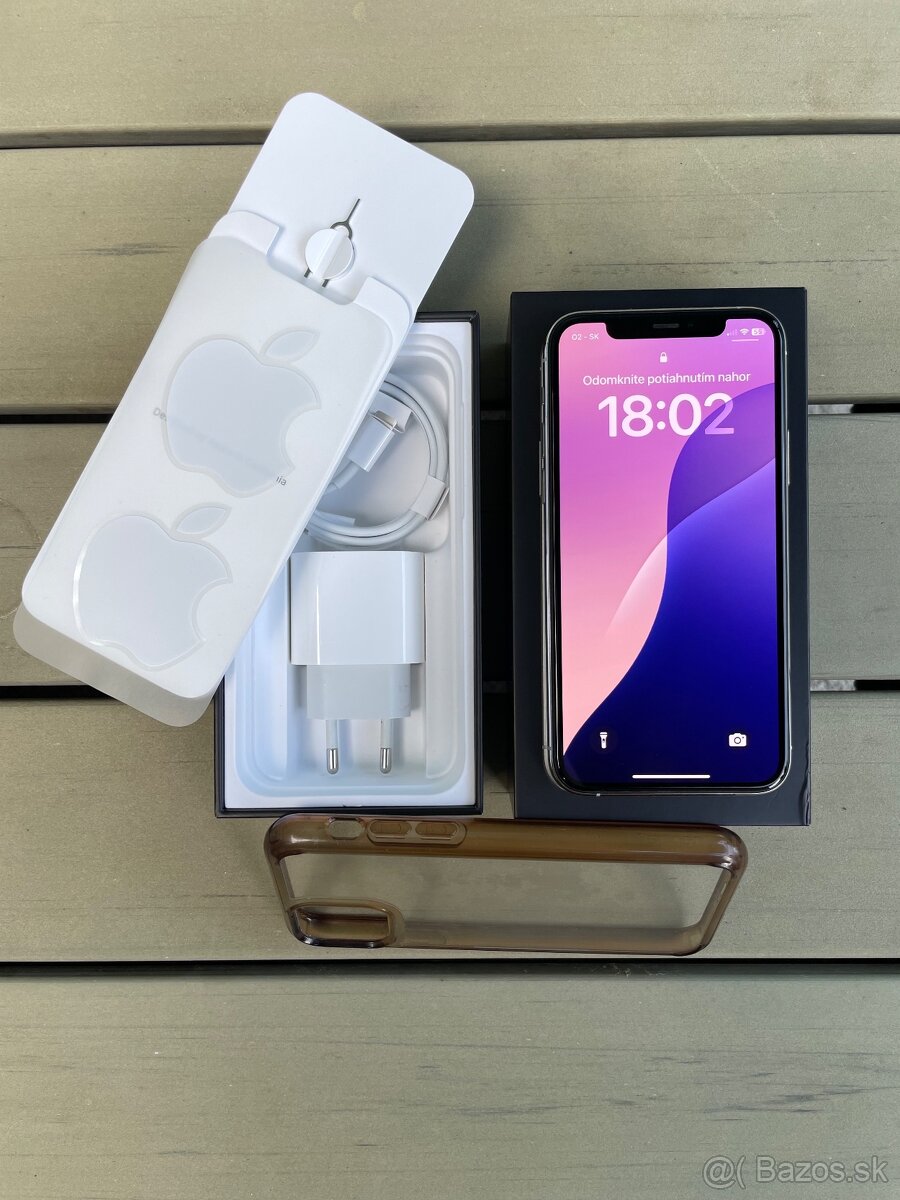 Predám iPhone 11 Pro 64GB Silver (Zdravie batérie 92%)