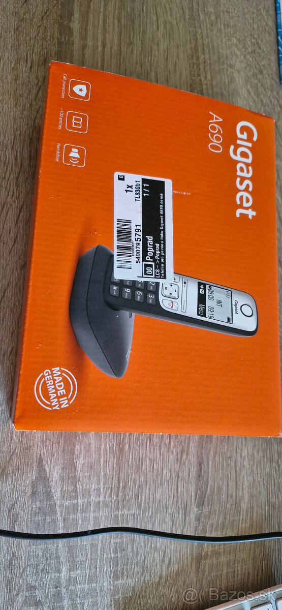 Telefón pevná linka