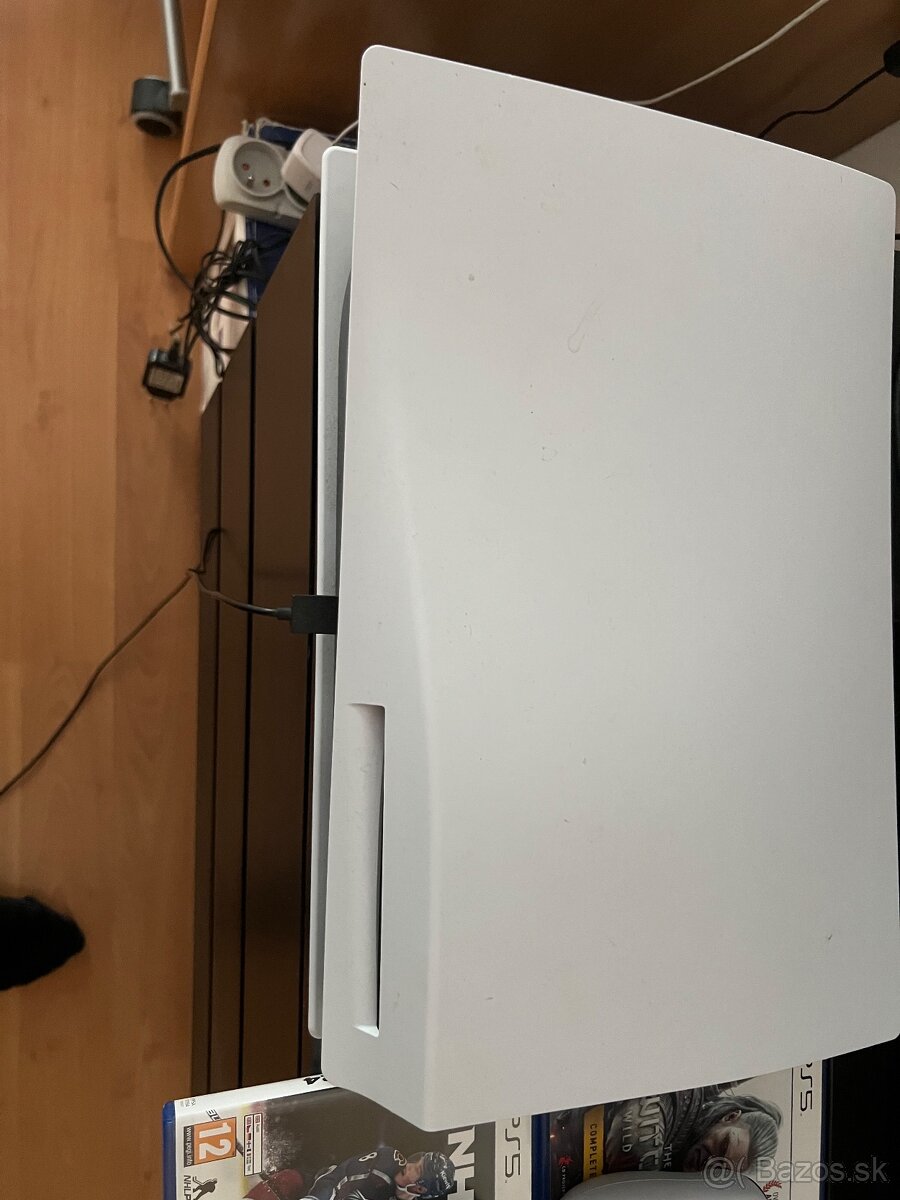 Ps5 + 2 ovladace a hry