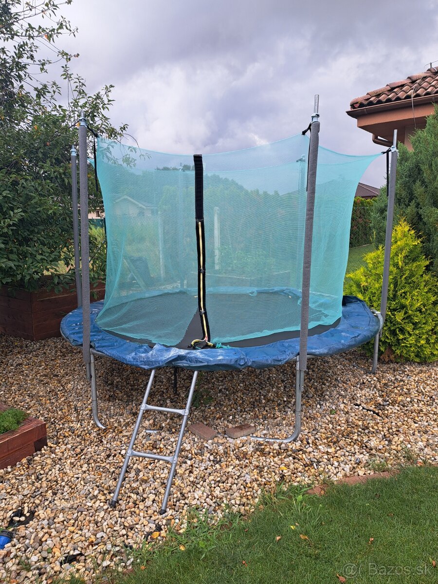 Trampolína
