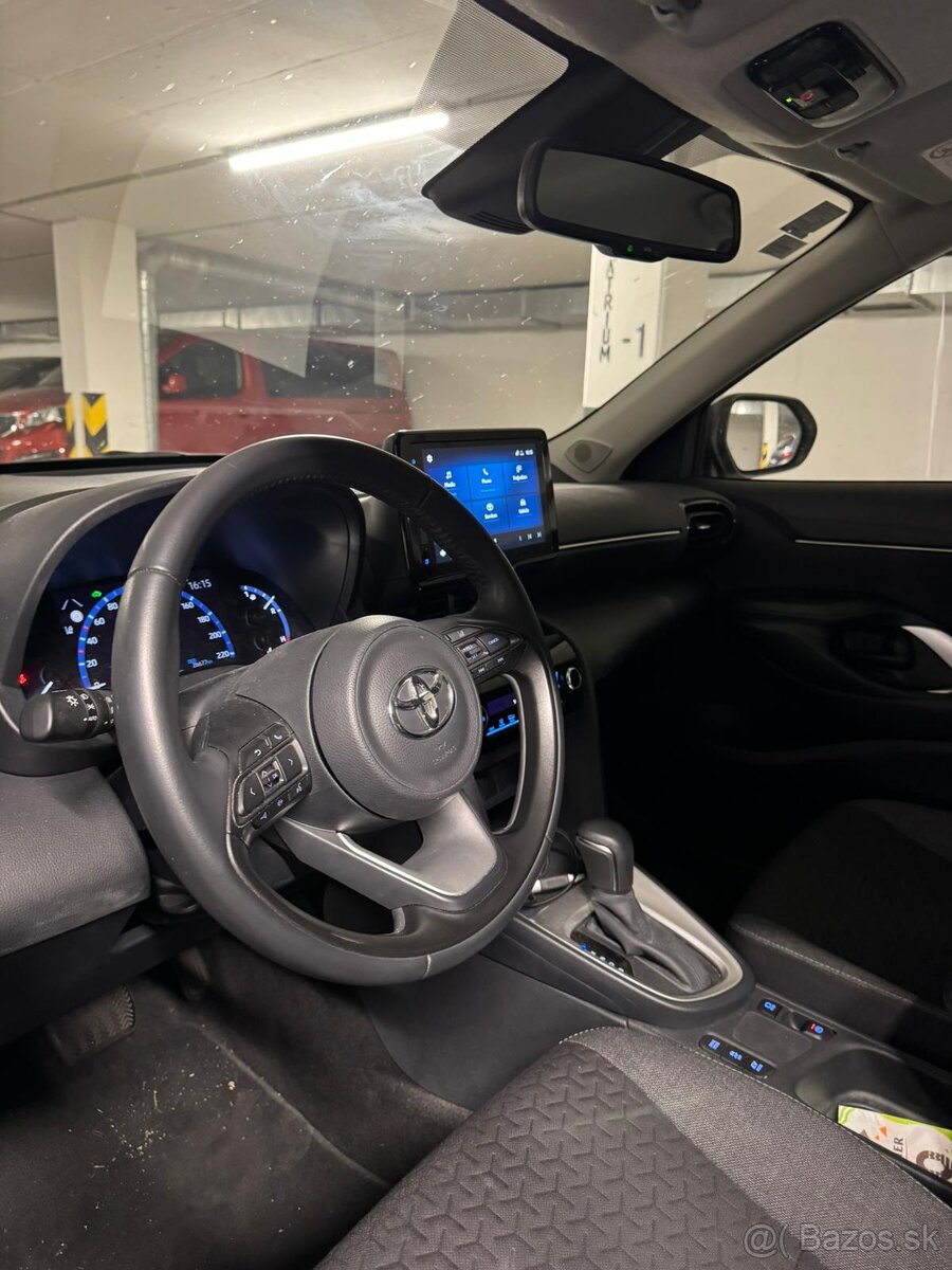 Toyota yaris cross