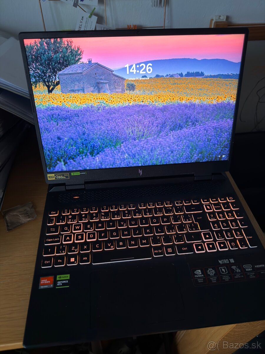Acer Nitro 16 Obsidian Black