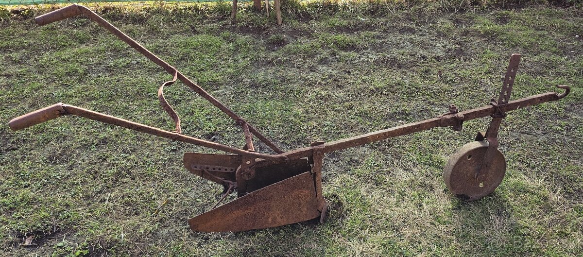 Predám starý pluh