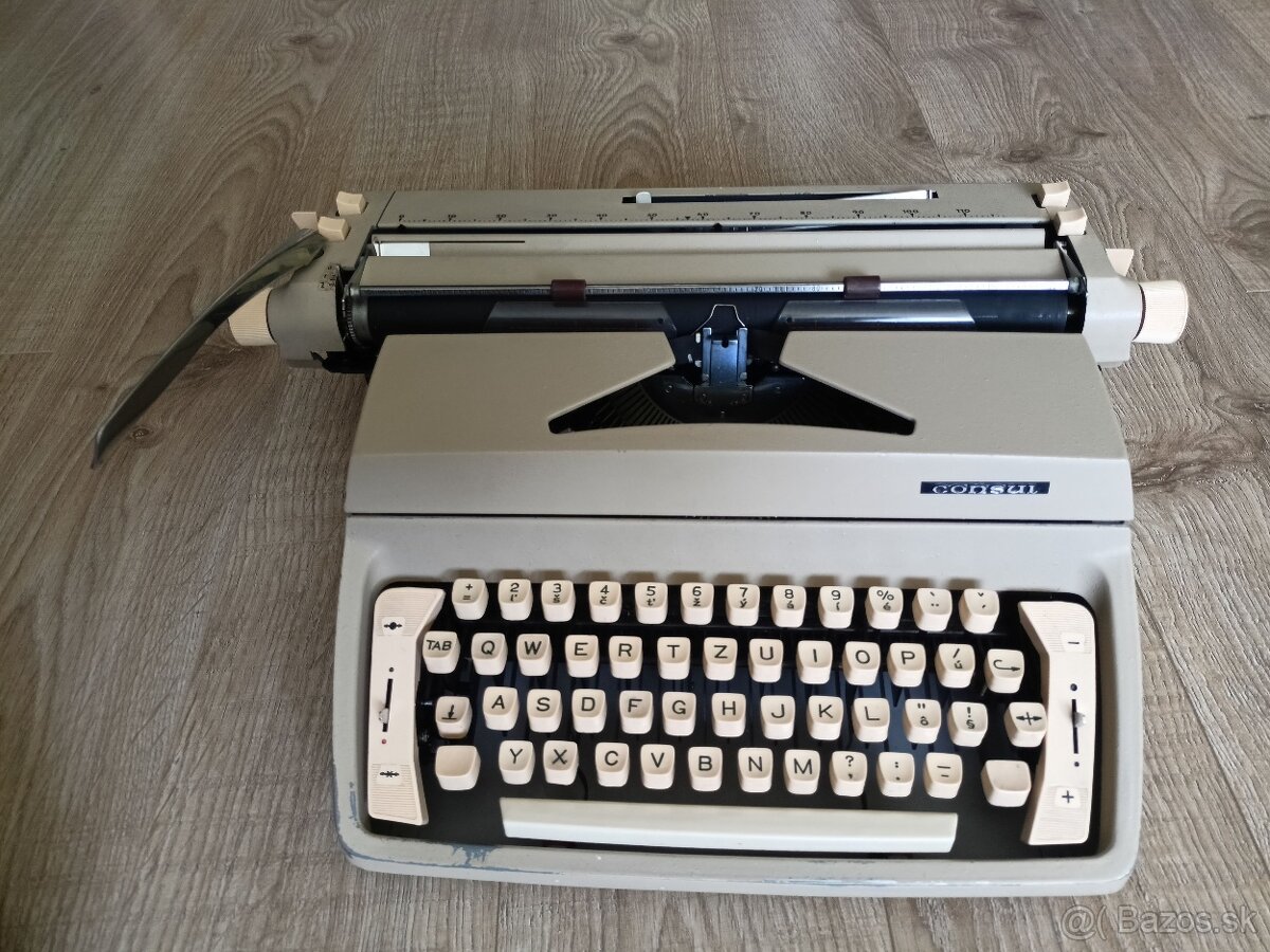 Písací stroj v kufríku Consul 222.2