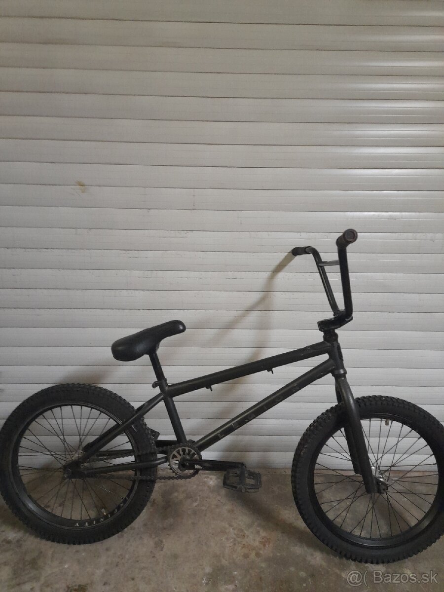 Predám BMX Mongoose L100 – dobrý stav – 100€