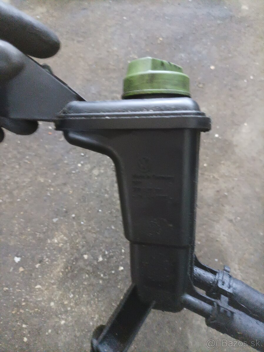 Servo nádobka Audi vw škoda