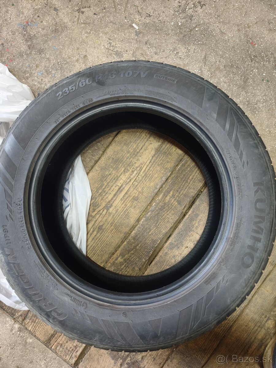 235/60/R18 107V