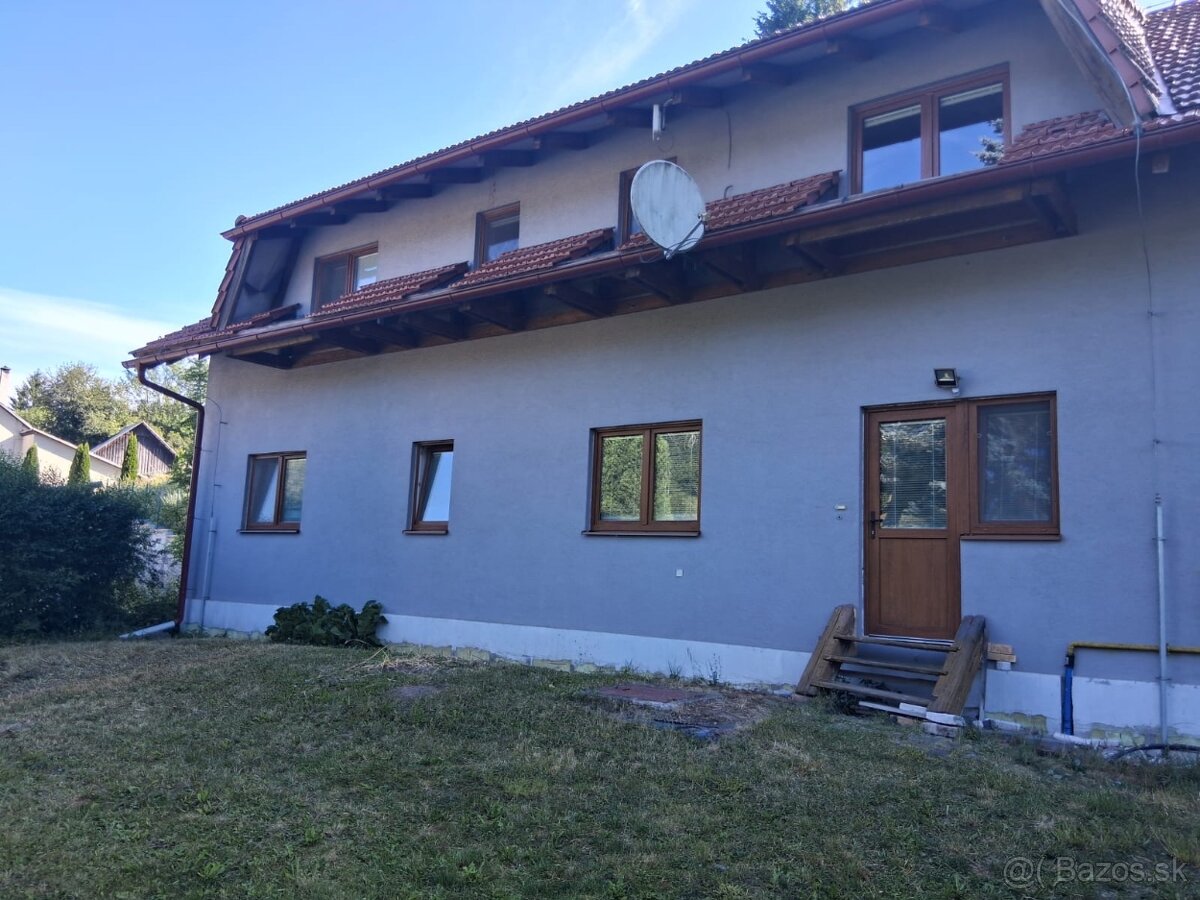 Priestranný rodinný dom v horskej oblasti Turčeka