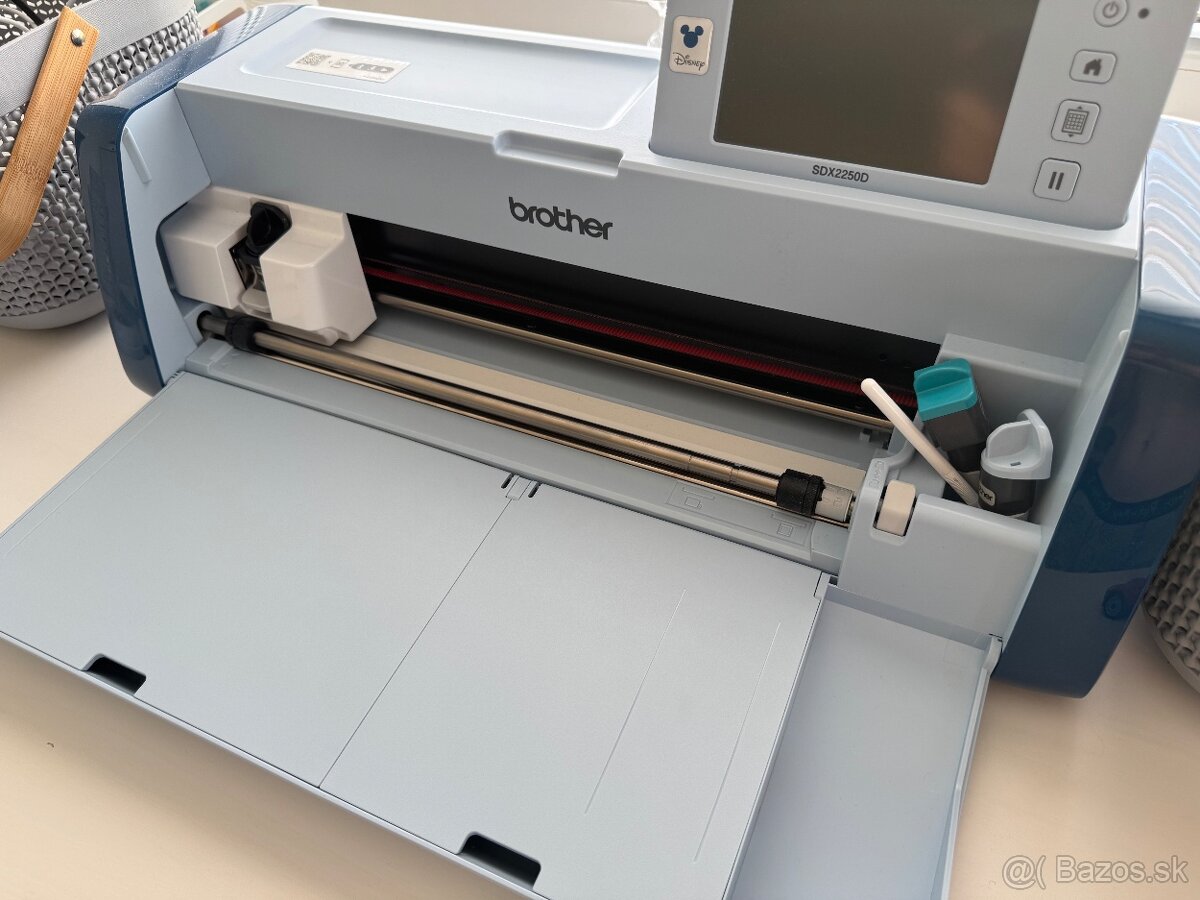 Rezací plotter Brother ScanNCut SDX 2250D + Príslušenstvo