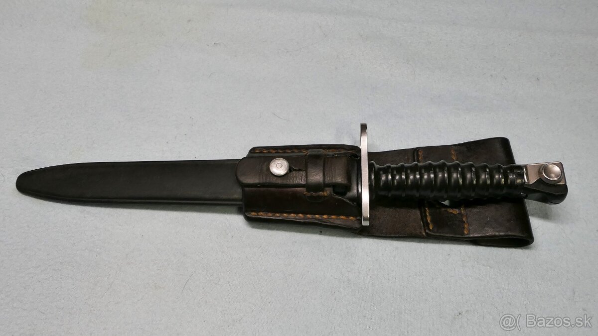 SIG M57/ Stgw57 bajonet bodák