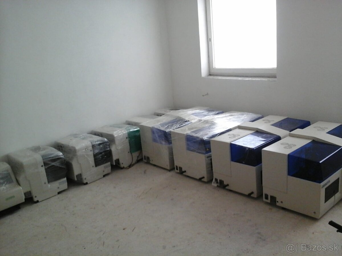 Laboratorne analyzatory Adaltis