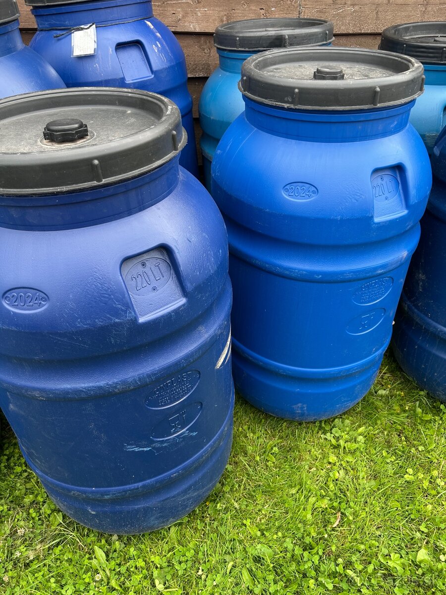 Predám plastové sudy 220 litrové