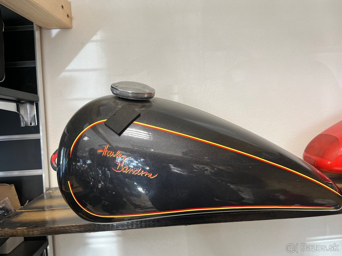 Nádrž Harley Davidson