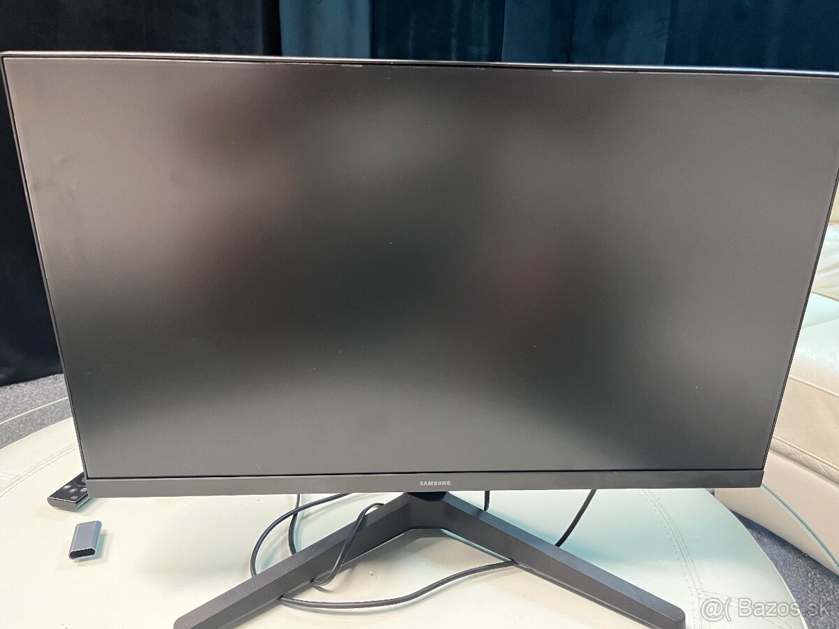 Predám monitory. Samsung