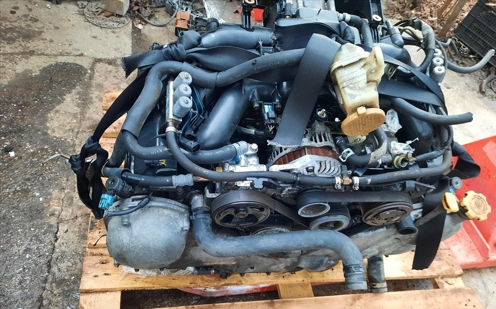 Rozpredám motor  subaru EZ30R