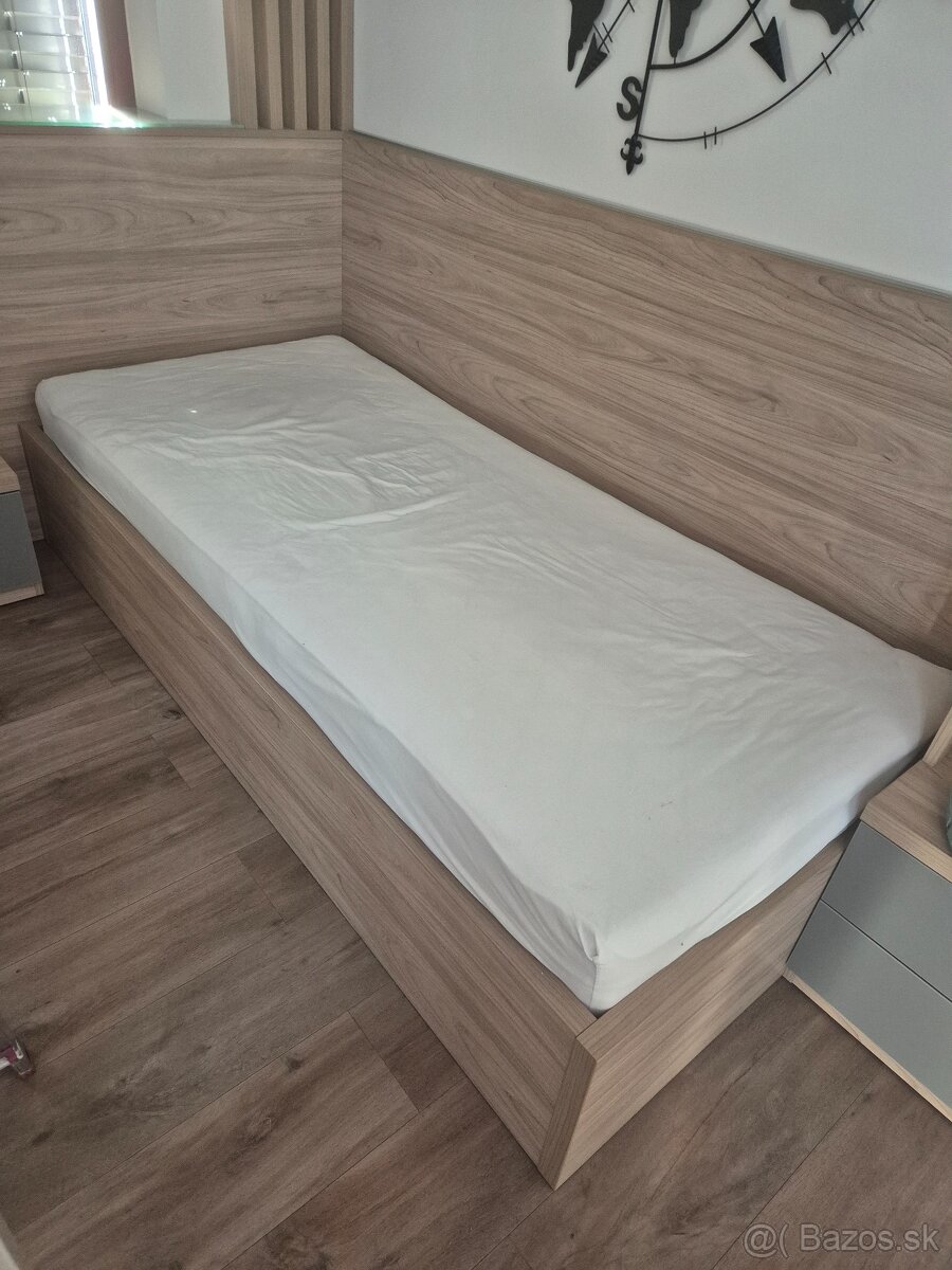 Jednolozkova postel, s uloznym priestorom