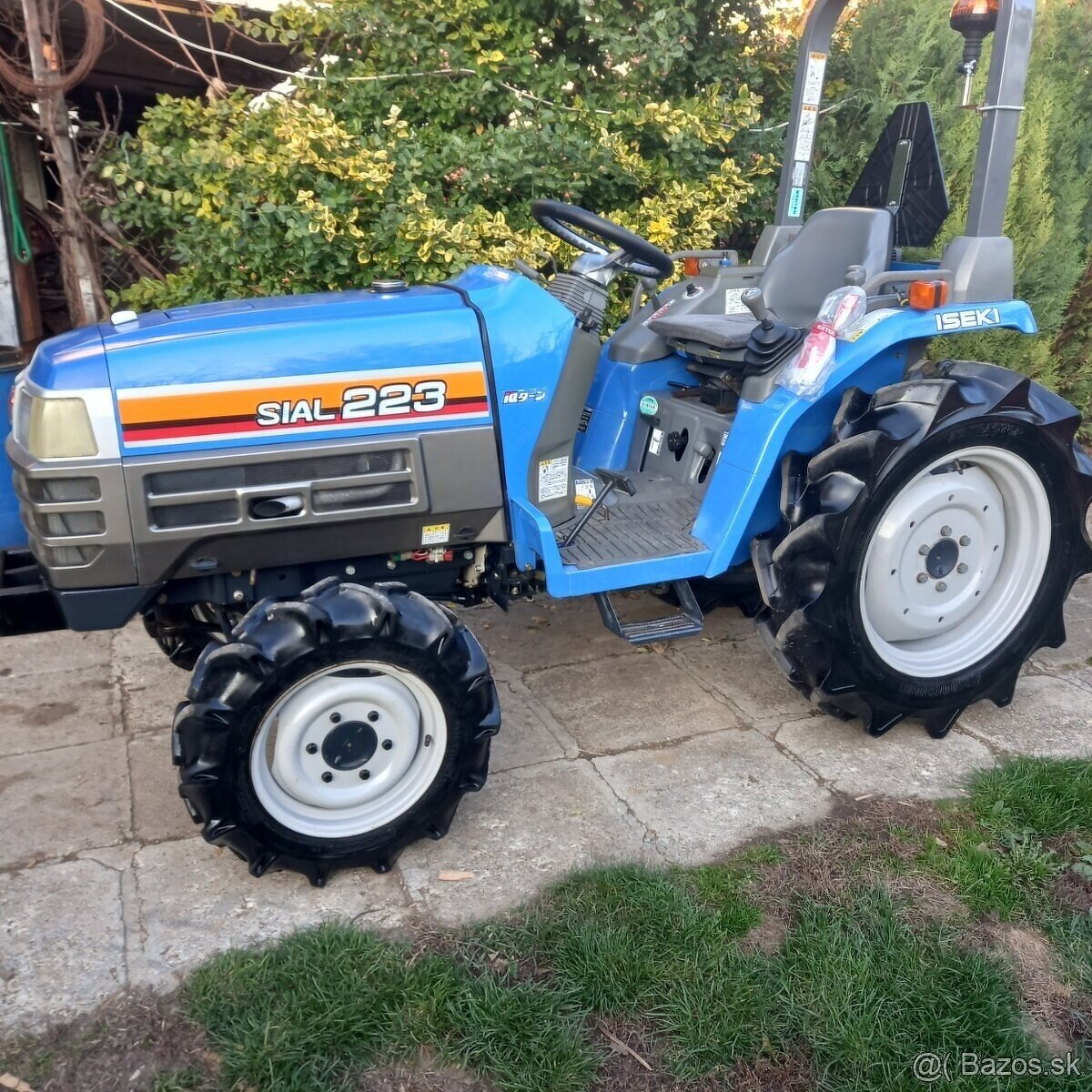 Iseki SIAL 223