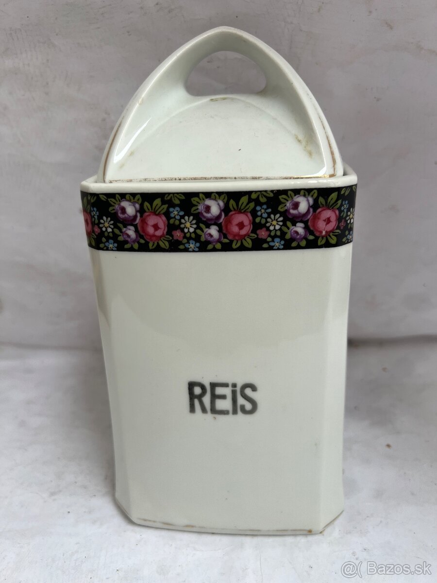 Starozitna doza na ryzu potraviny