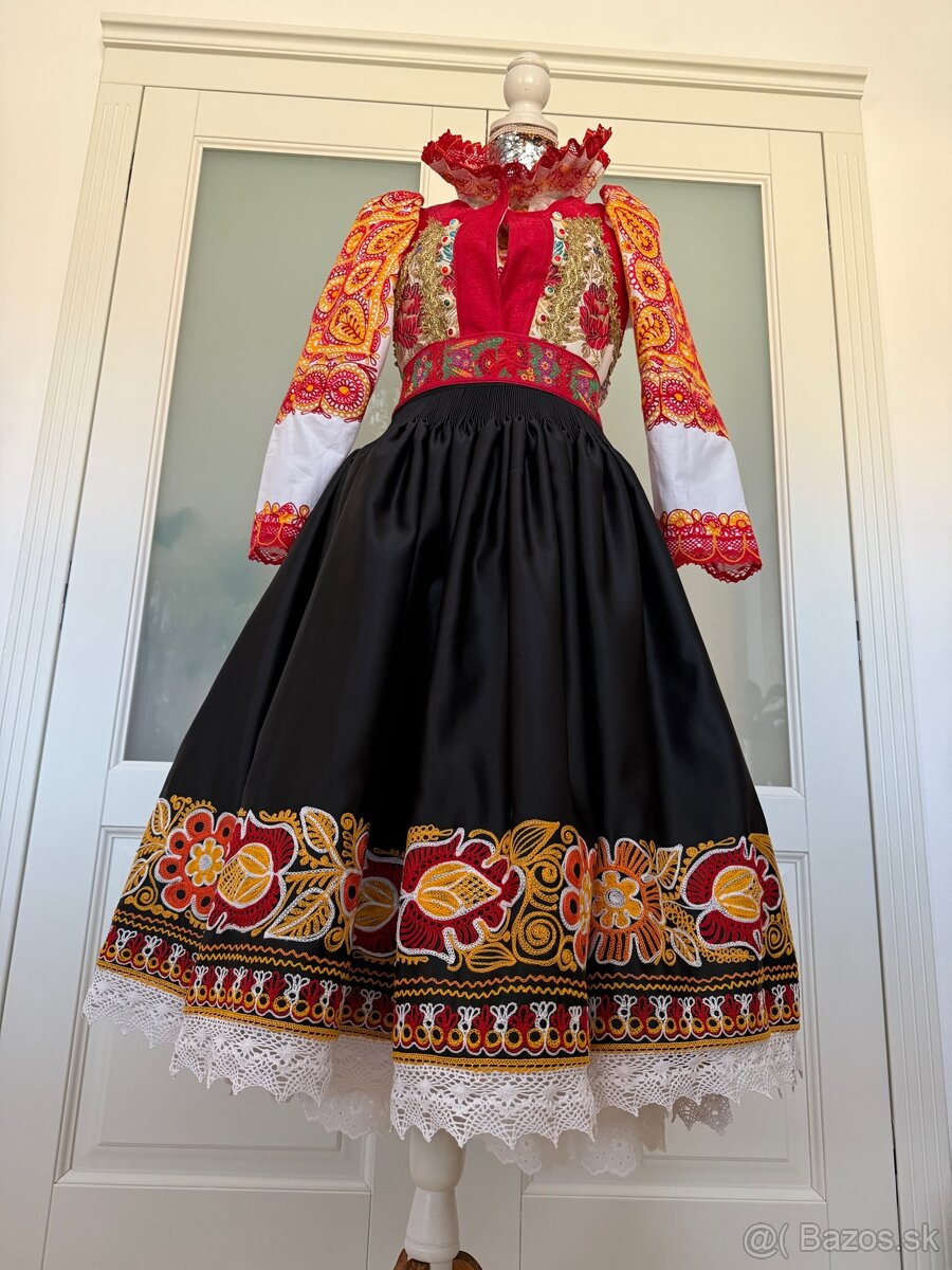 Kroj , krojový komplet