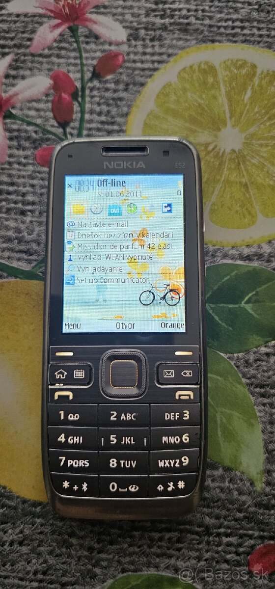 Predám Nokiu E52 (RM-469)