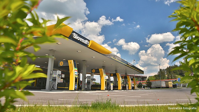 Obsluha čerpacej stanice Slovnaft - Sabinov