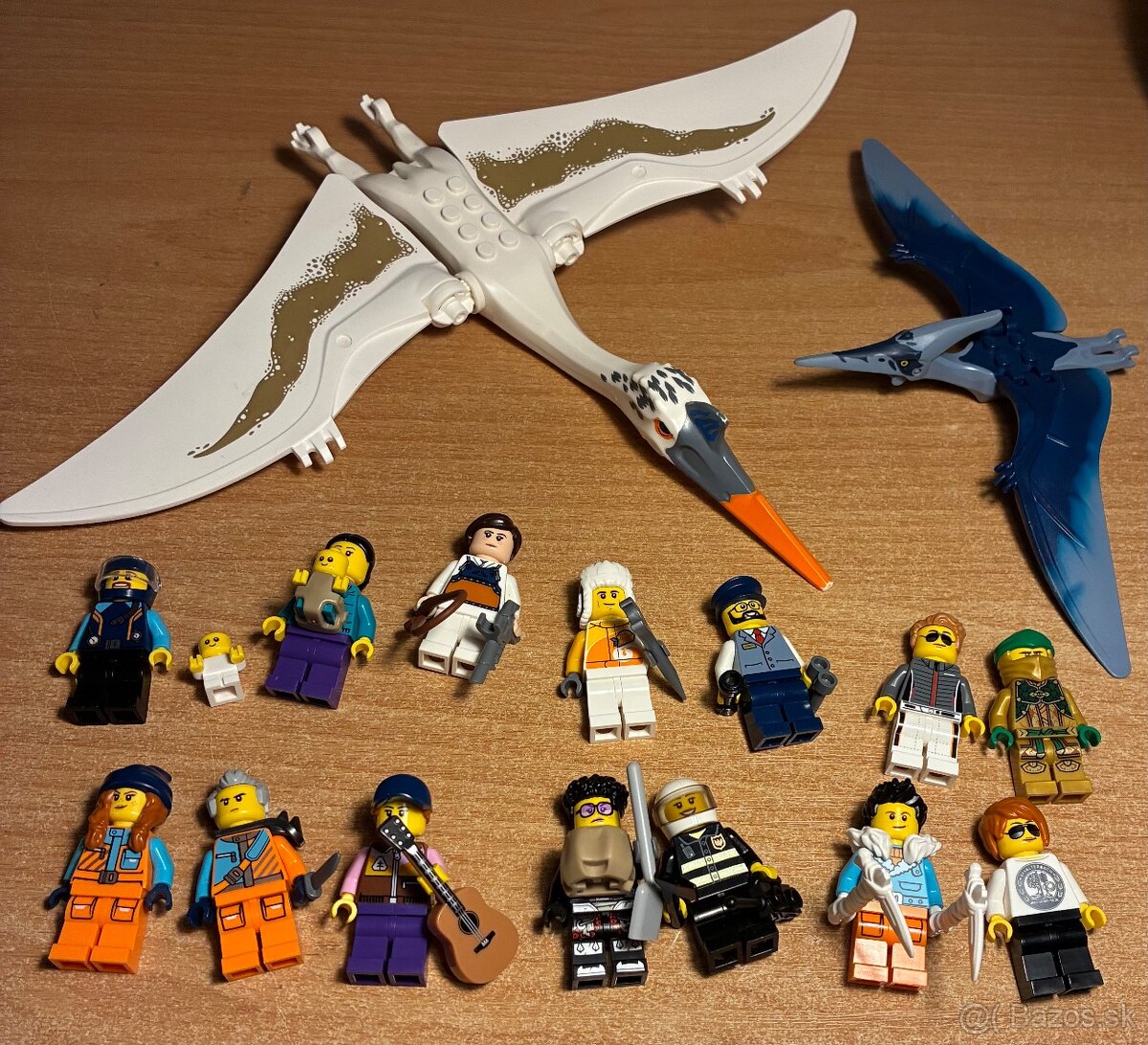 Lego figúrky a dinosaury