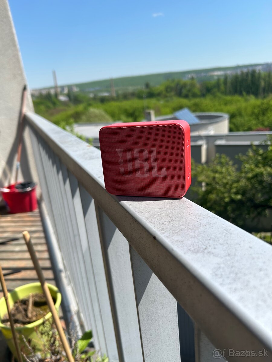 JBL Go Essential