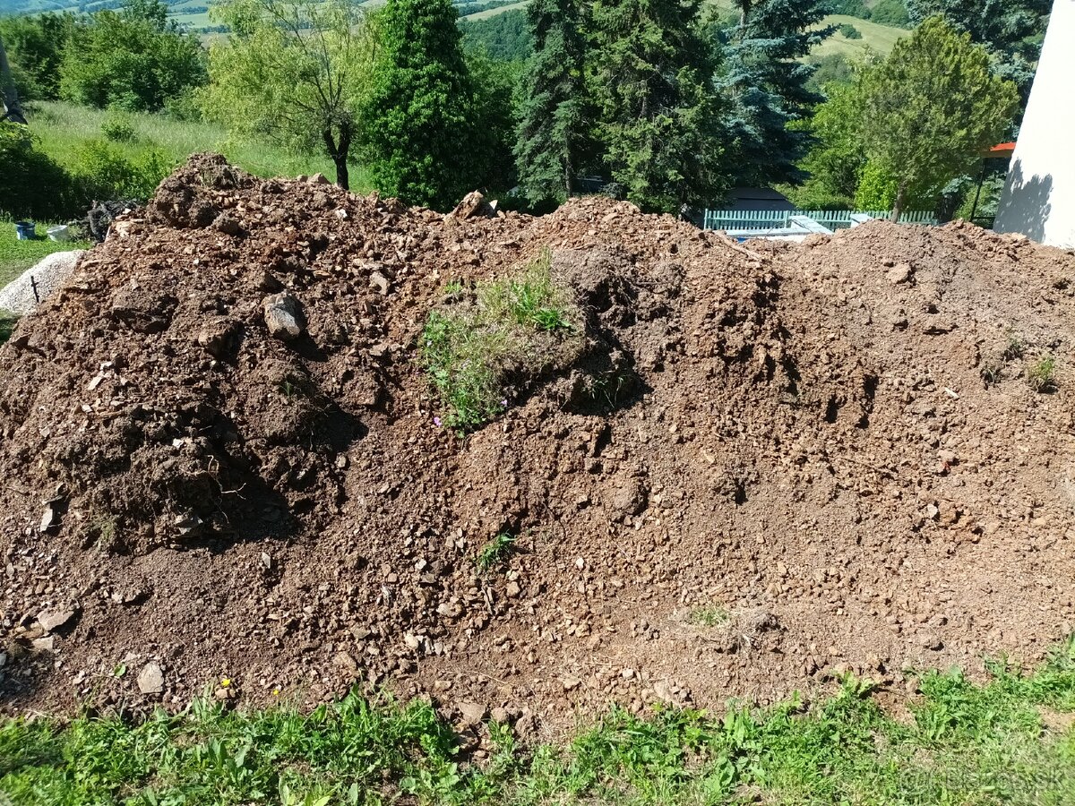 Darujem zeminu