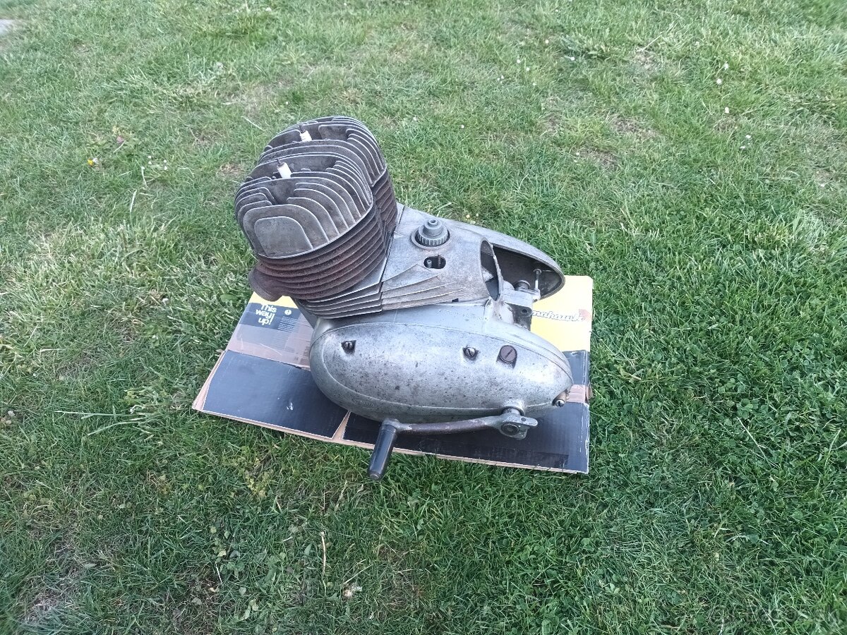 Motor JAWA 350