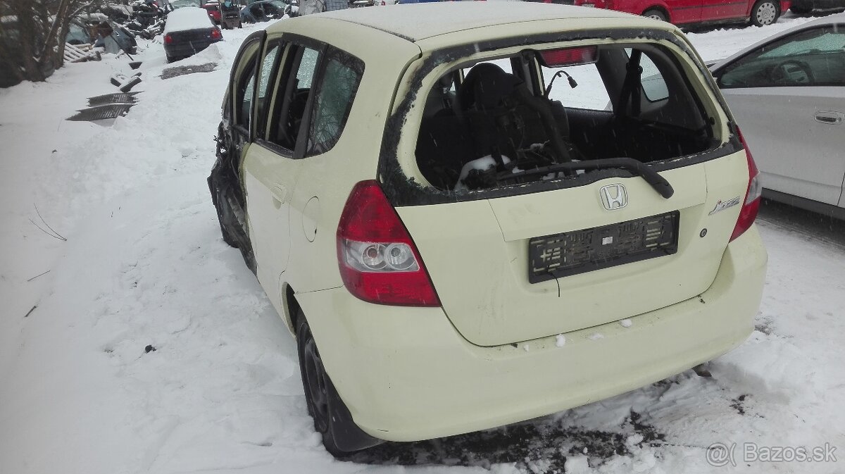 Predám náhradné diely Honda Jazz 2002-2008 1.2