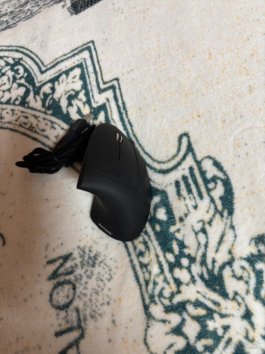 Ergonomická myš