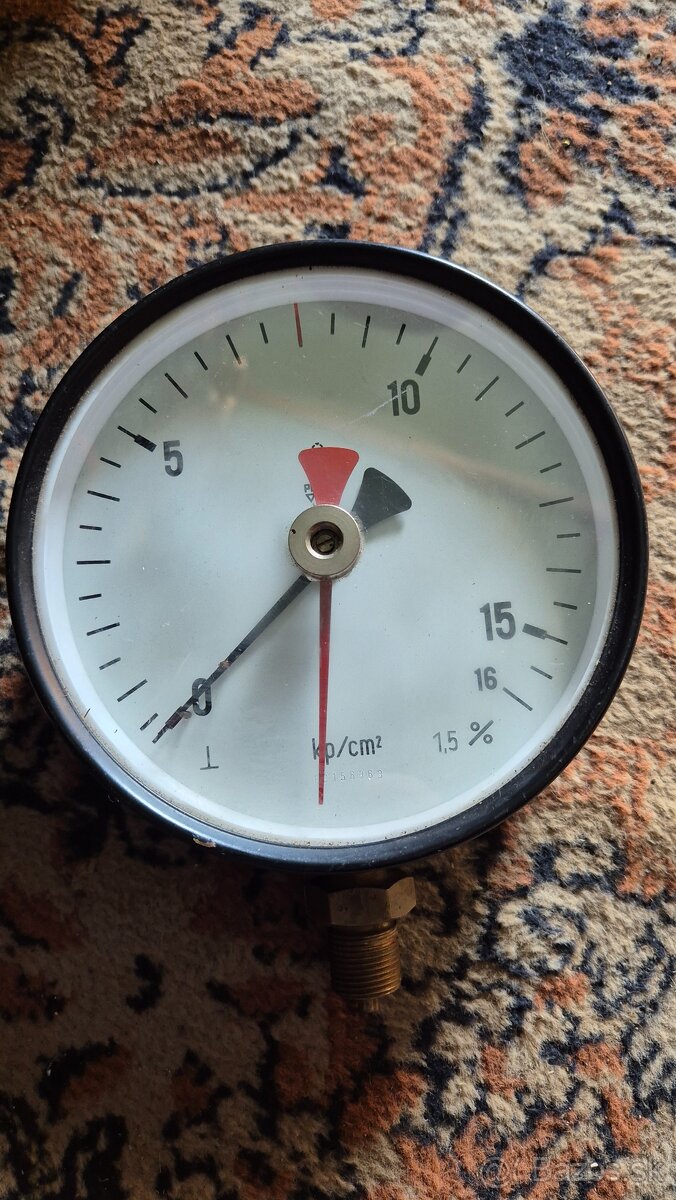 Budik resp . Ukazovateľ tlaku