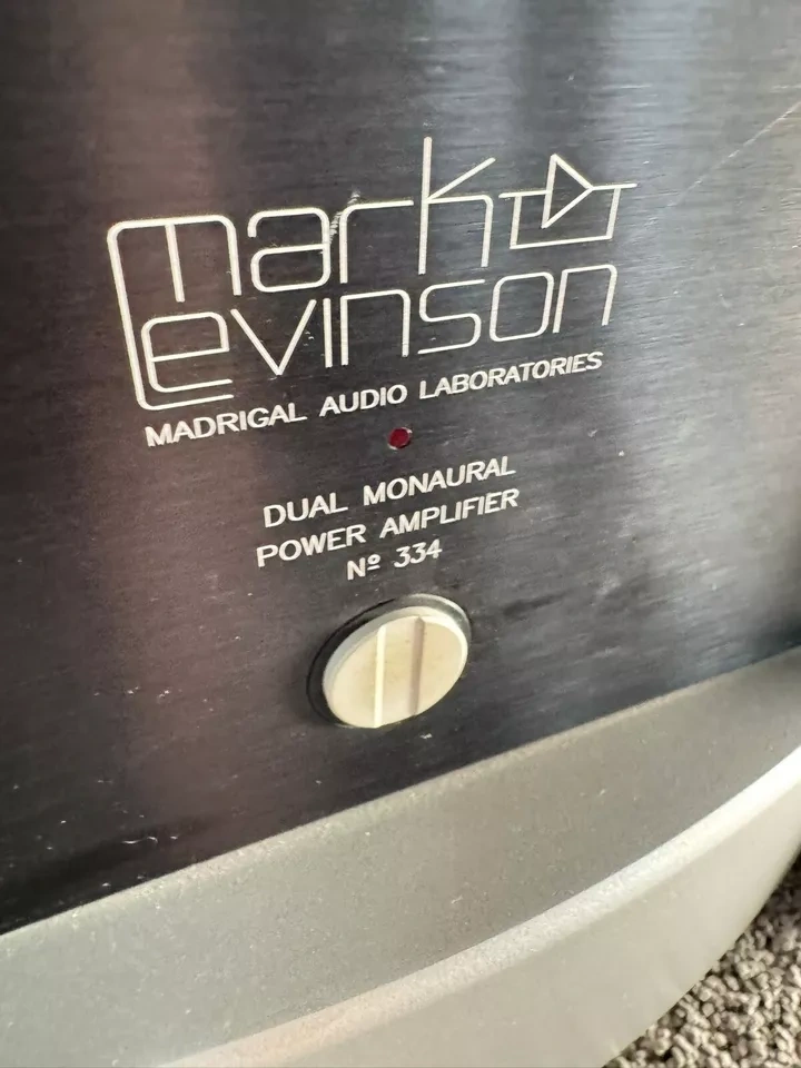 Mark Levinson No 334 zosilňovač výkonu