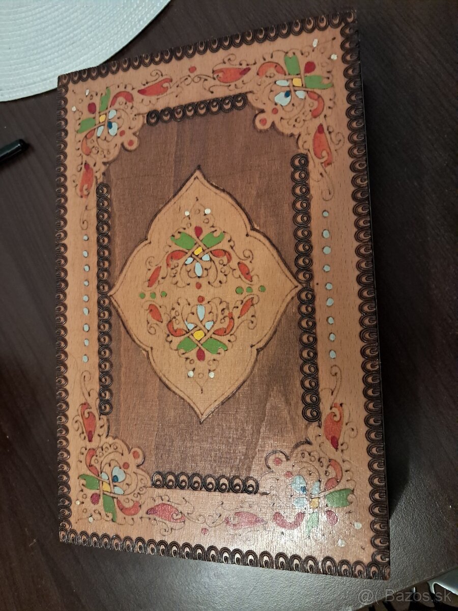 Drevená krabička na fotografie alebo drobnosti