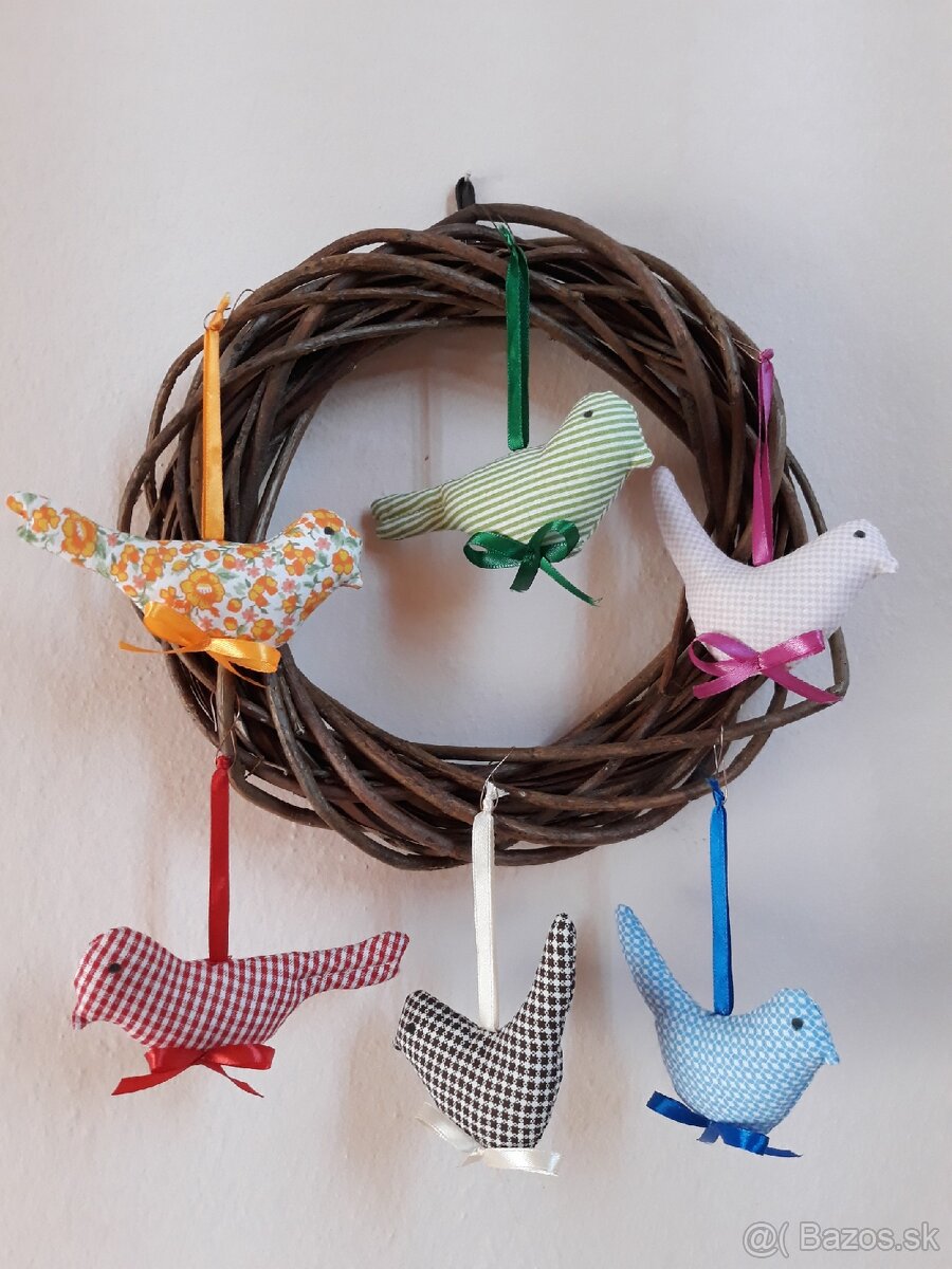 Vtáčiky a iné dekorácie z látky