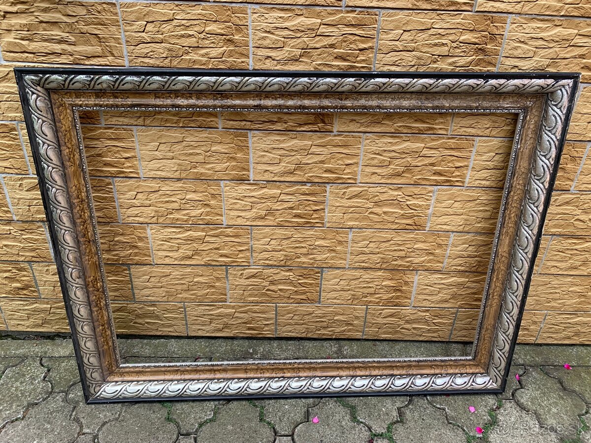 Veľký drevený rám na obraz