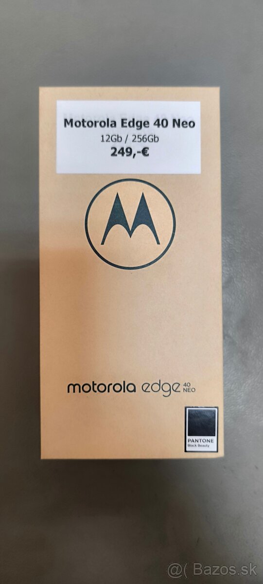 Ponukám na predaj úplne nový zabalený Motorola Edge 40 Neo B