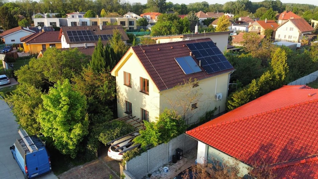 Samostatný nízkoenergetický RD v Malinove s FTVE a solárom