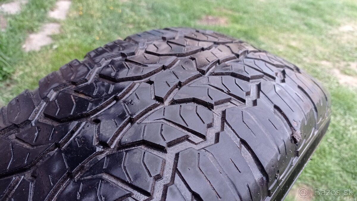 245/65R17
