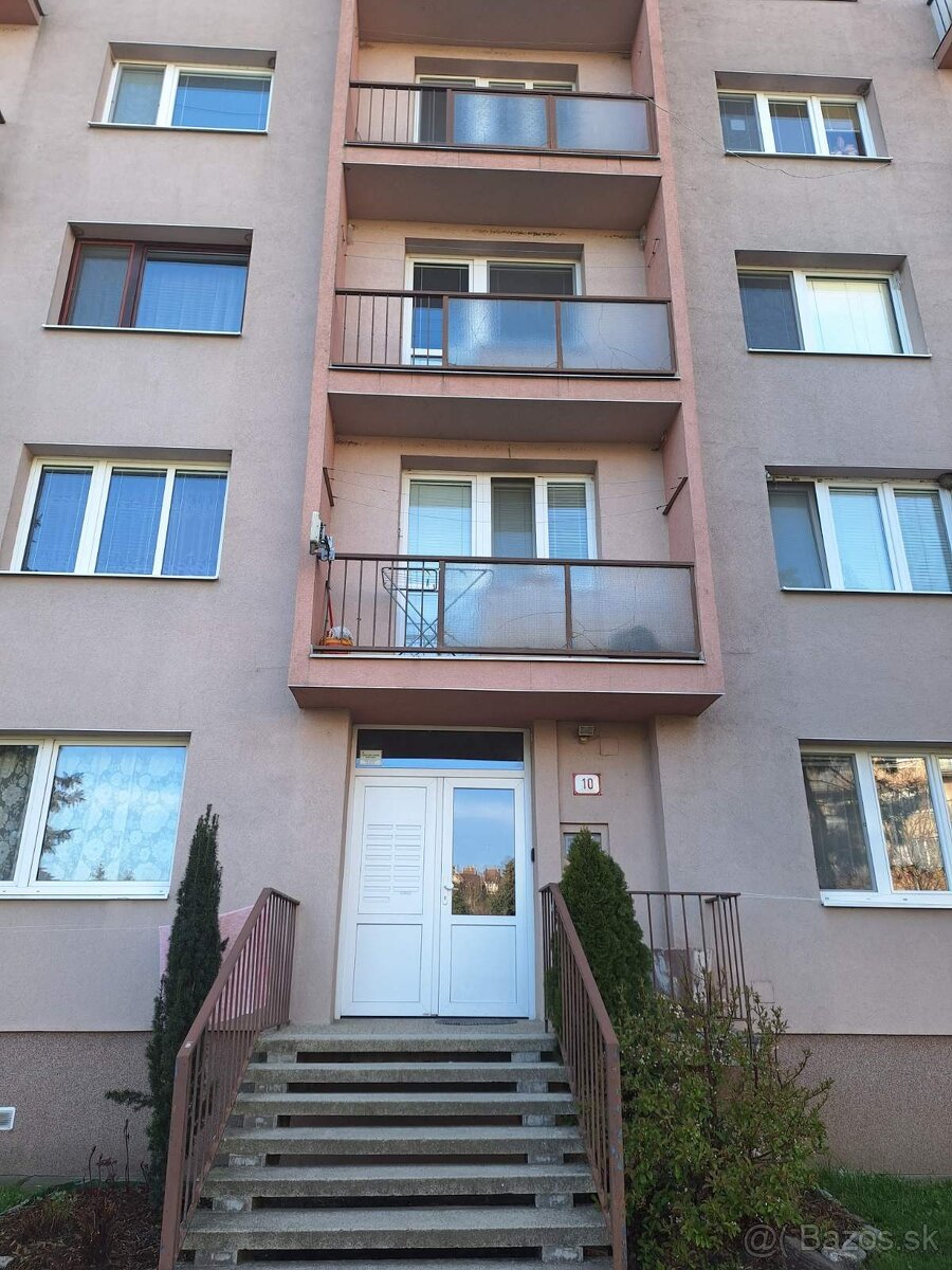 Na predaj 2 izbový byt v Šacha ul. Vajanská s balkónom