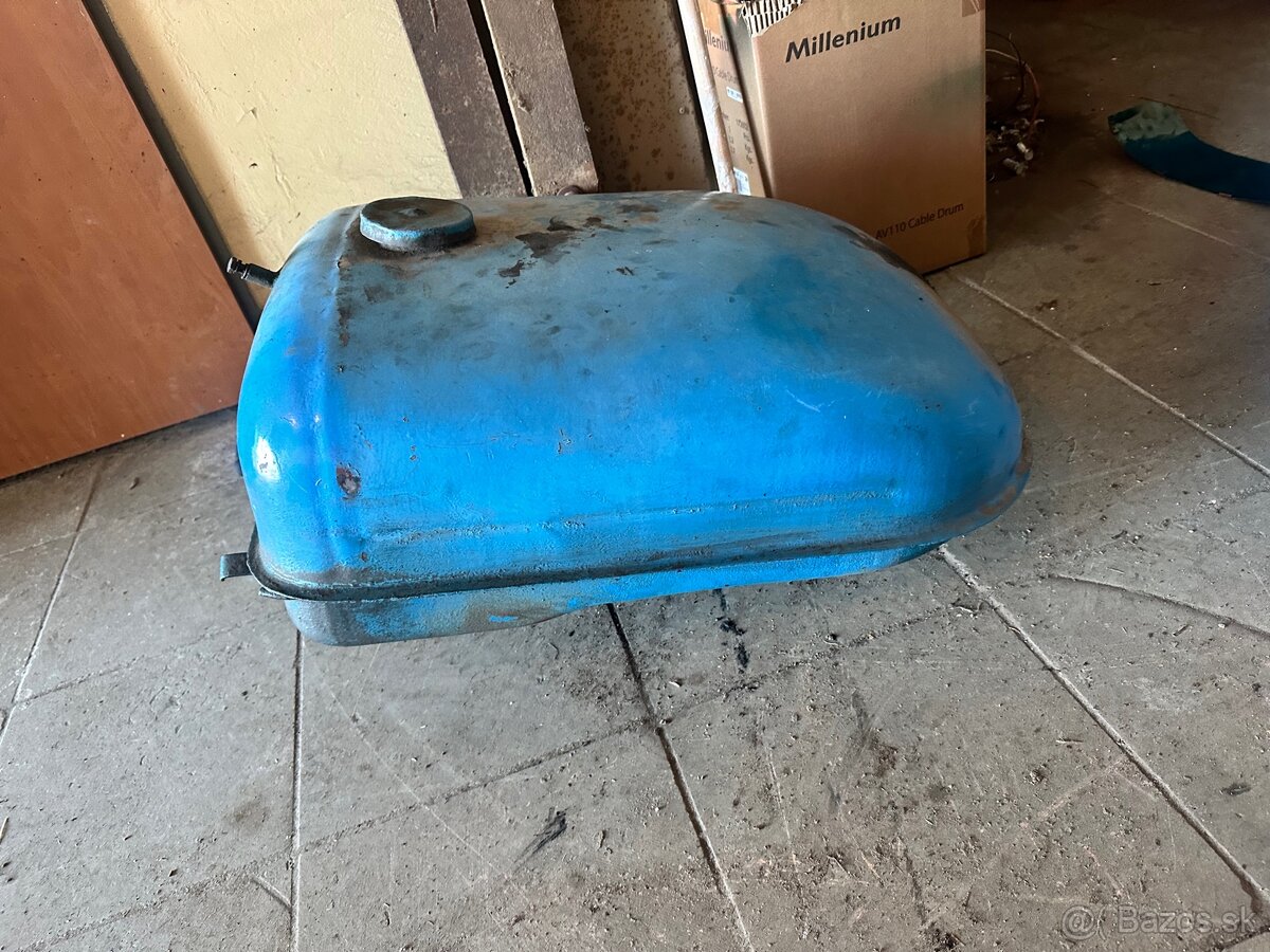Nádrž Zetor 25