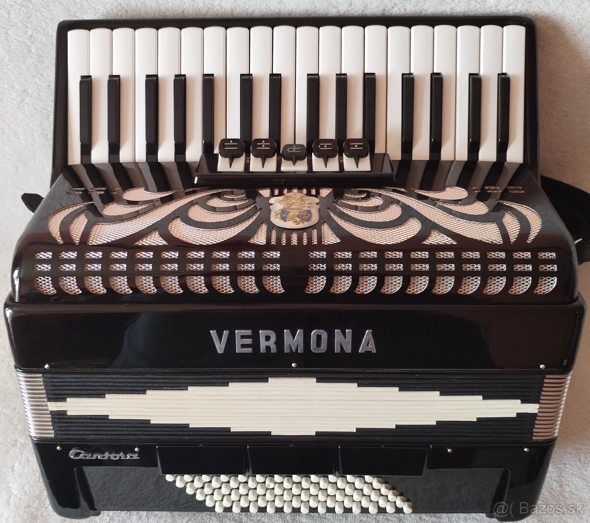 Vermona Cantora 72 basový akordeón