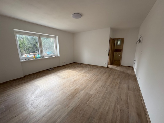 2-izbový s predzáhradkou a parkovacím miestom ul. Priehradná