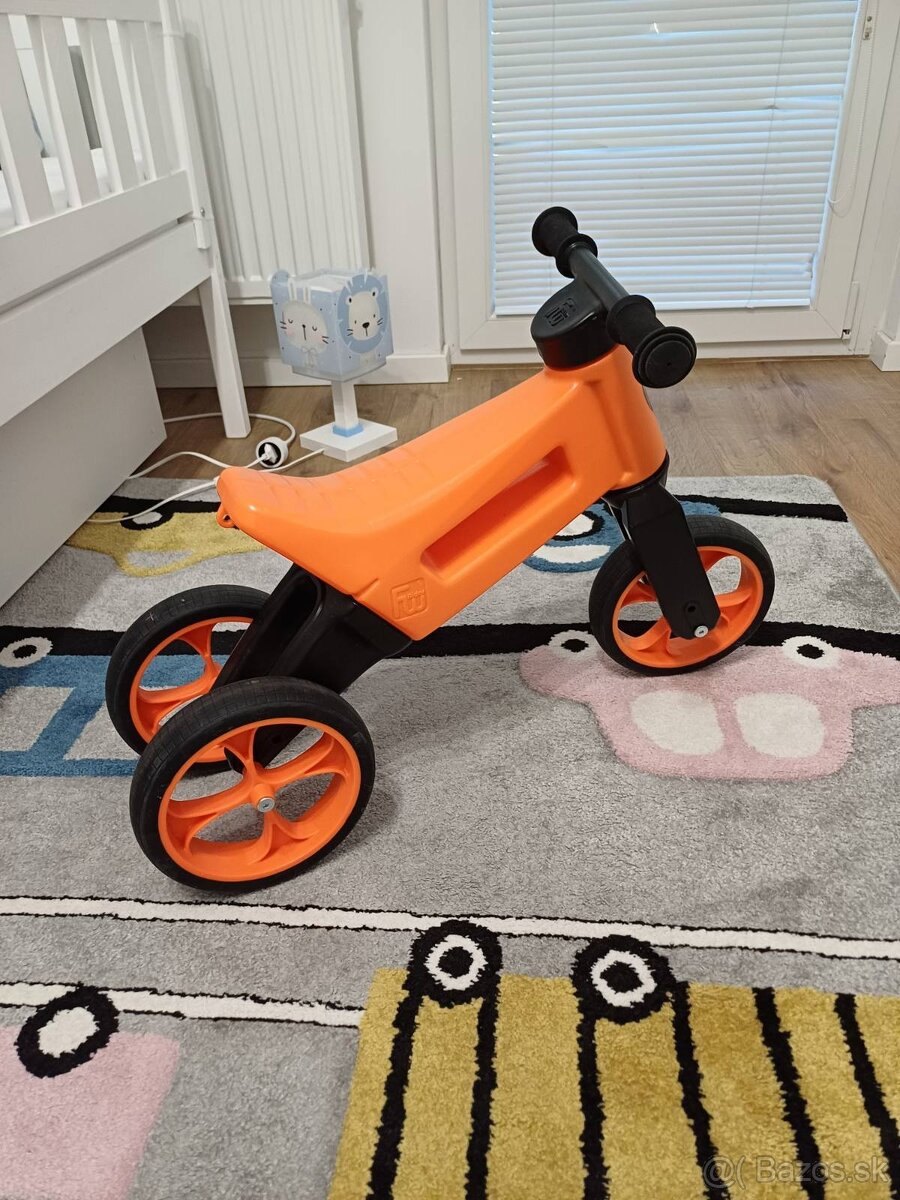 Odrážadlo a trojkolka v 1