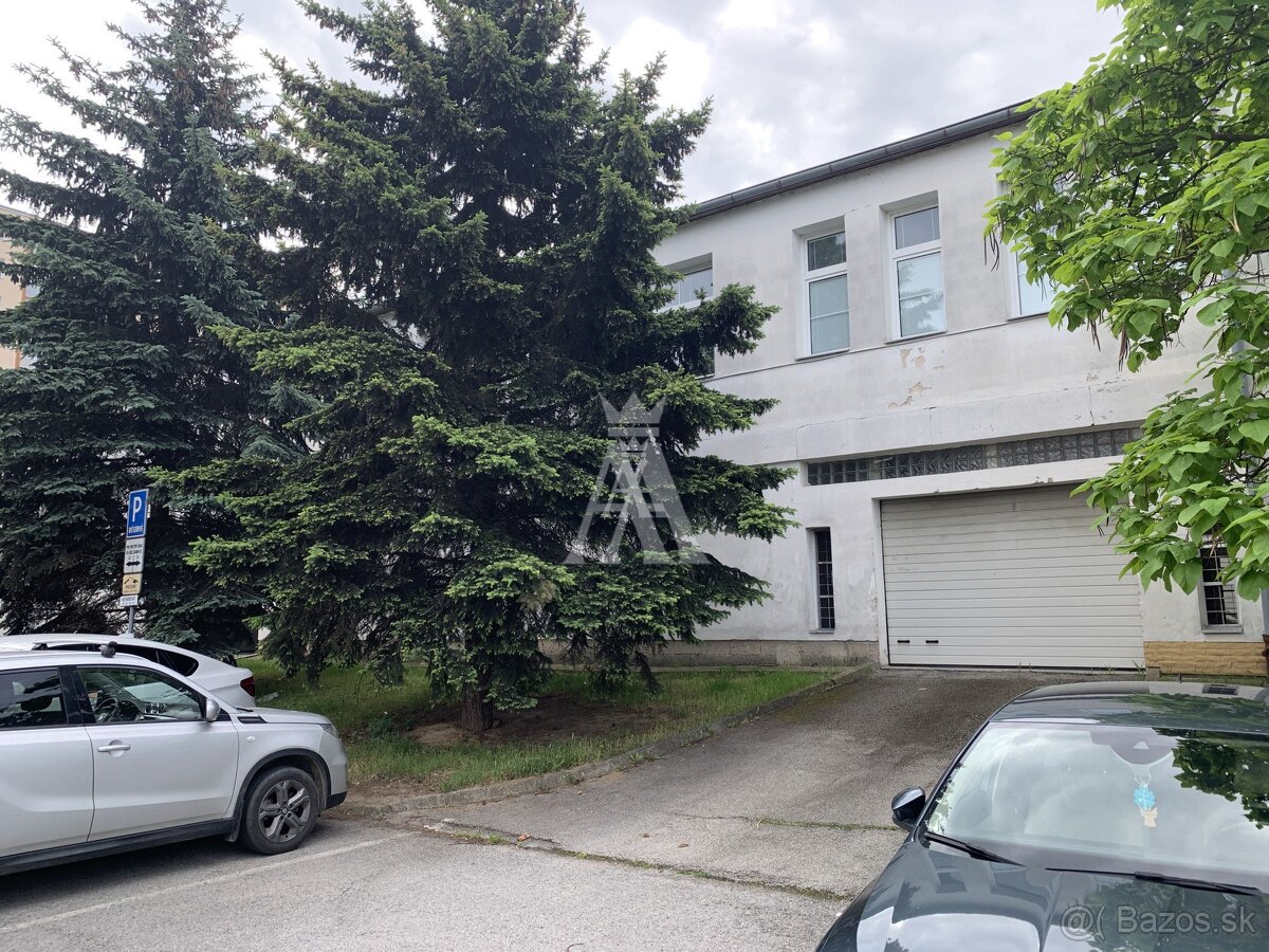 REZERVOVANÉ - GARÁŽ O ROZLOHE 22 M2 V GARÁŽOVOM DOME, AMERIC