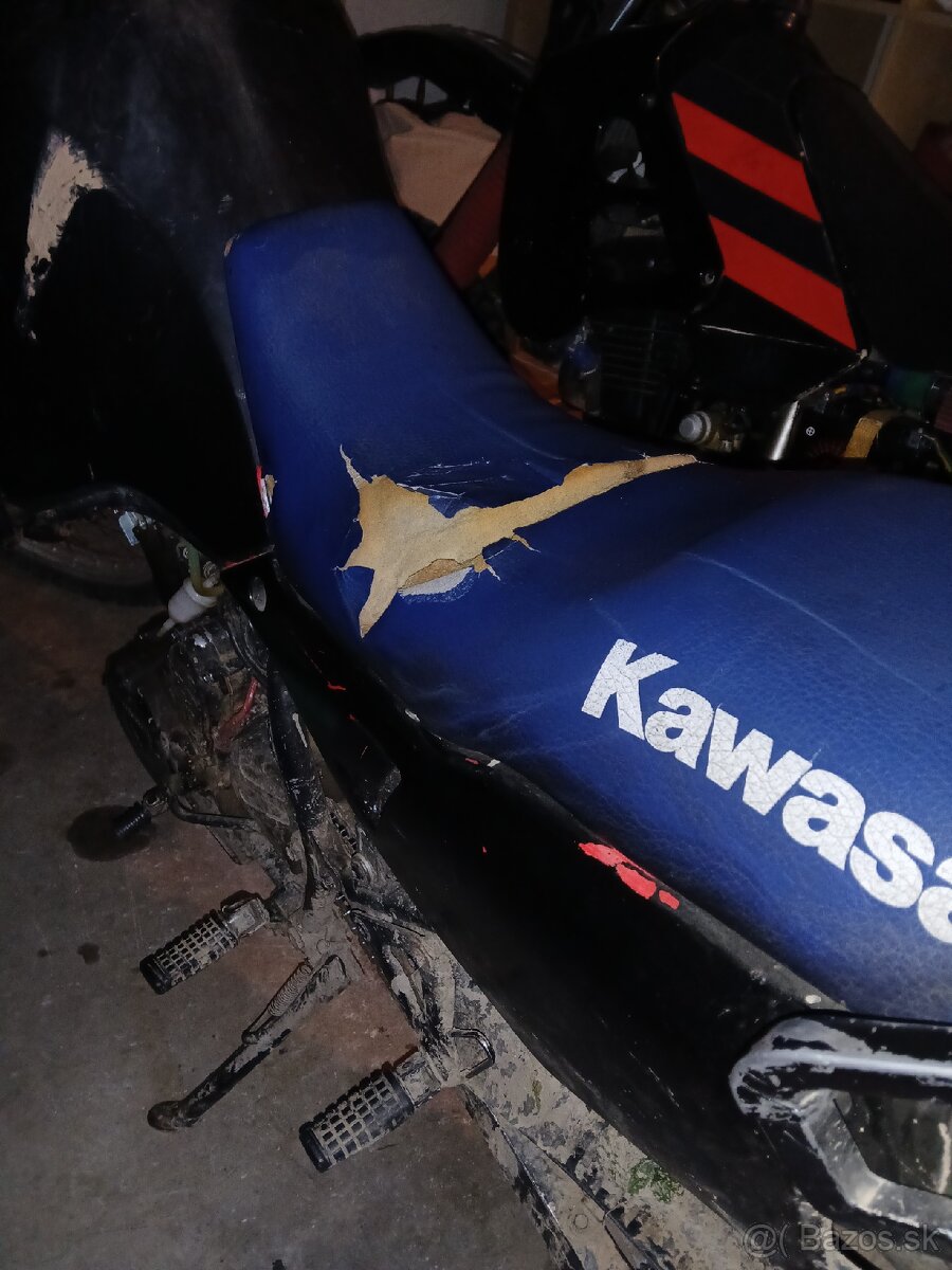 Kawasaki KLR 650 - Sedadlo