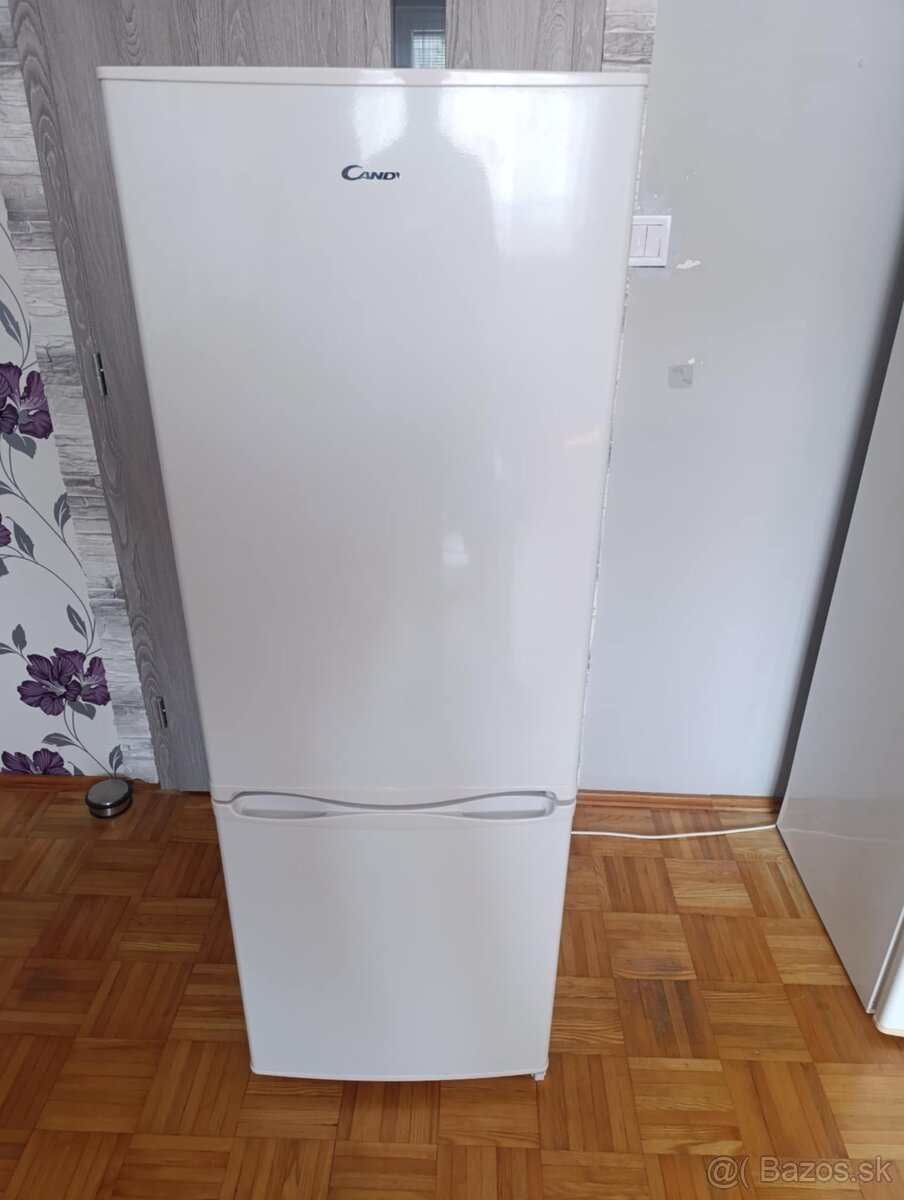 Chladnička s mrazničkou 143 cm