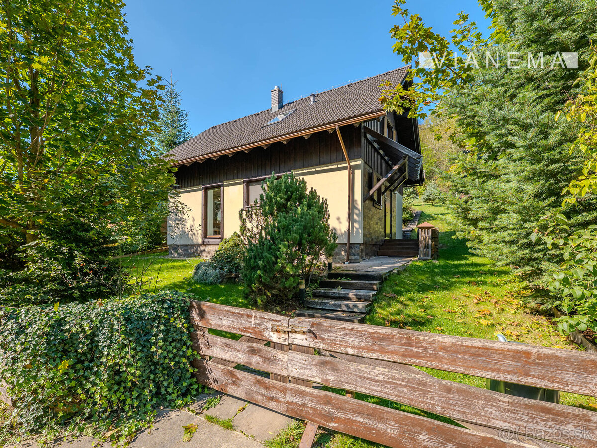 IBA U NÁS Výnimočný rodinný dom, pozemok 973 m2, Makov