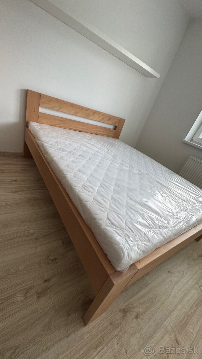 Manželská postel Buk